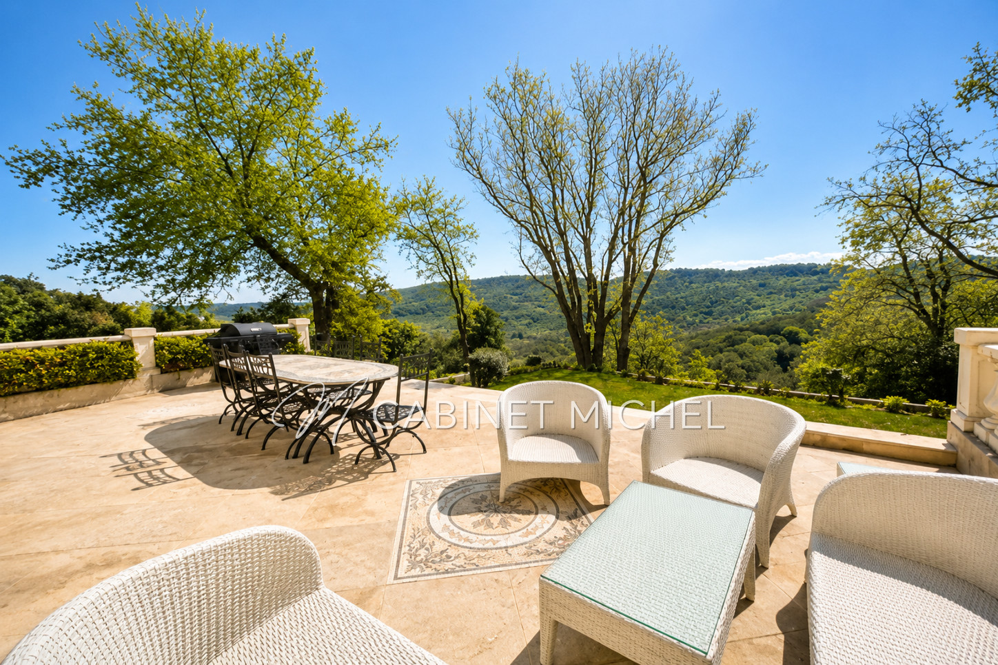 Maison 5 pièces 161 m² · à Le Bar sur Loup · 161 m² · 925 000 €