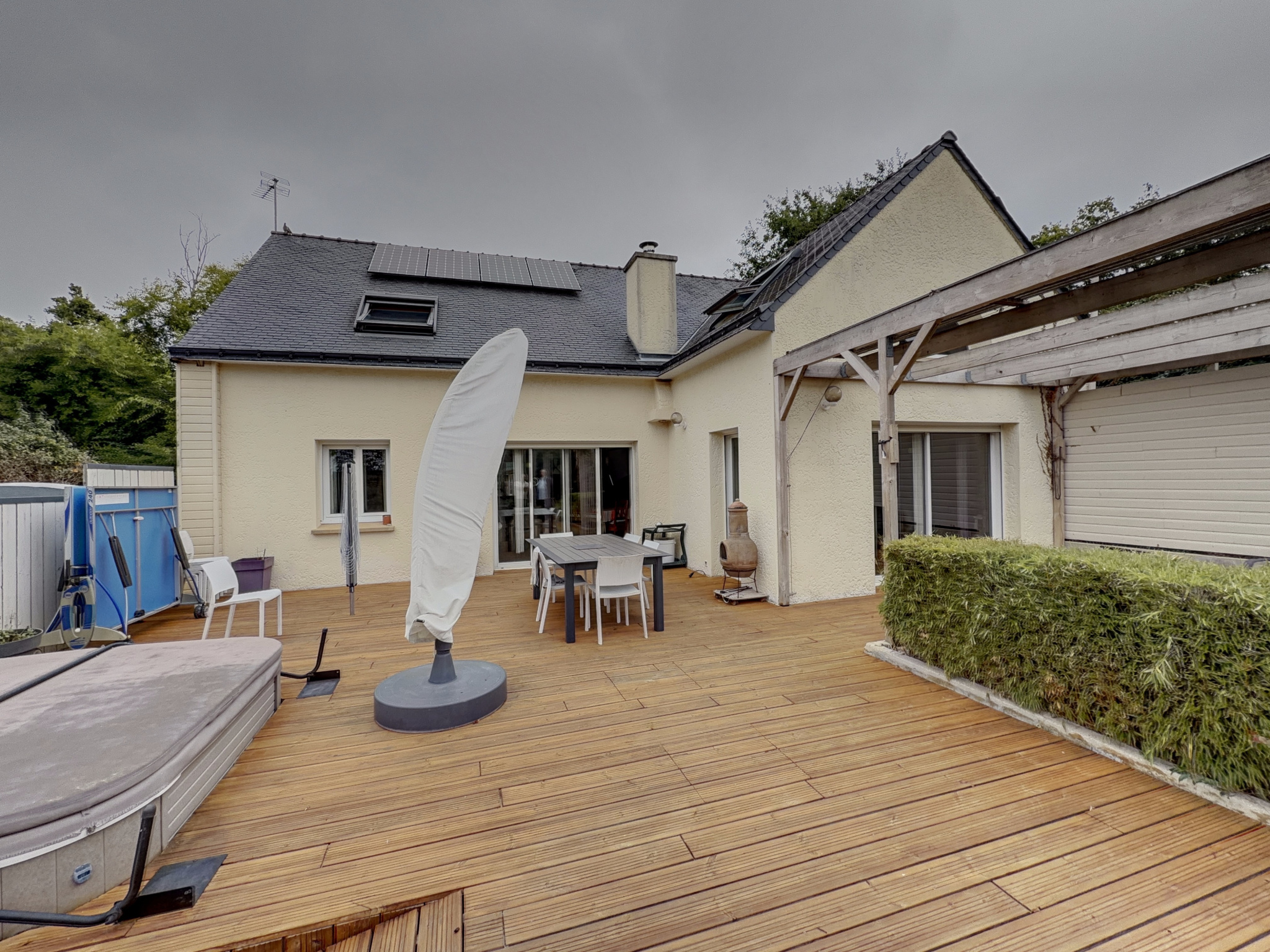 Maison 6 pièces 168 m² · à Locoal Mendon · 168 m² · 566 500 €