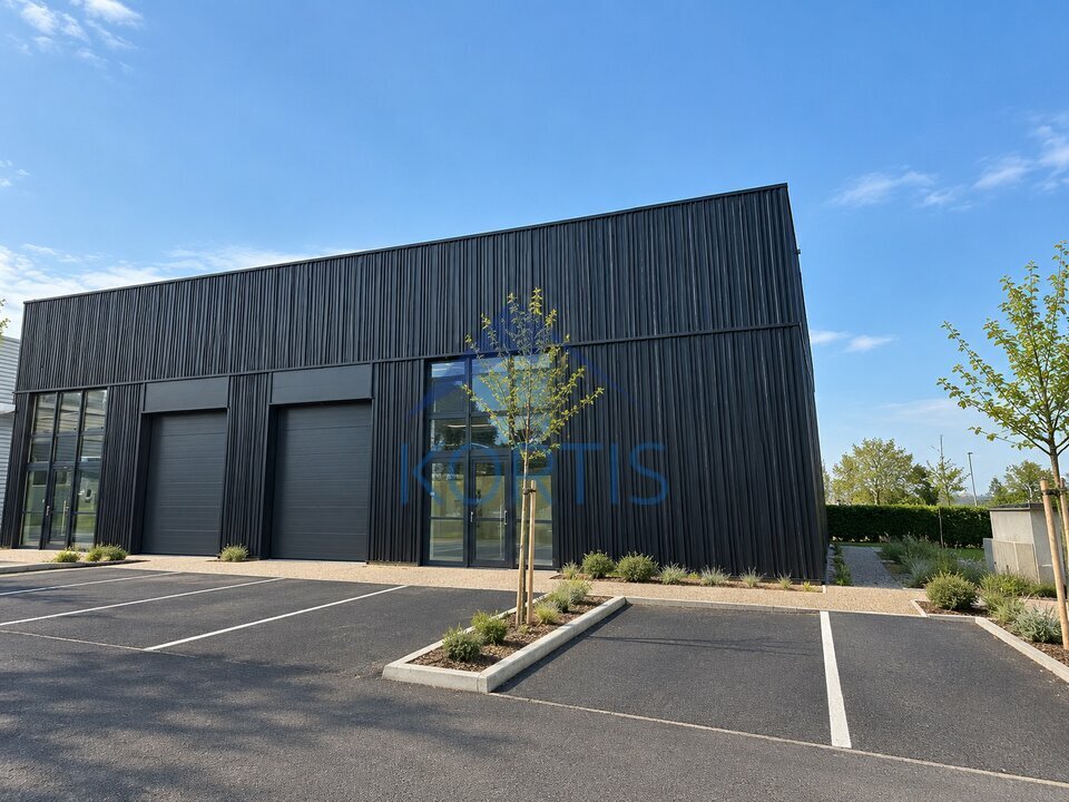 Local commercial 223 m² · à Trevoux · 223 m² · 2 405 €/mois