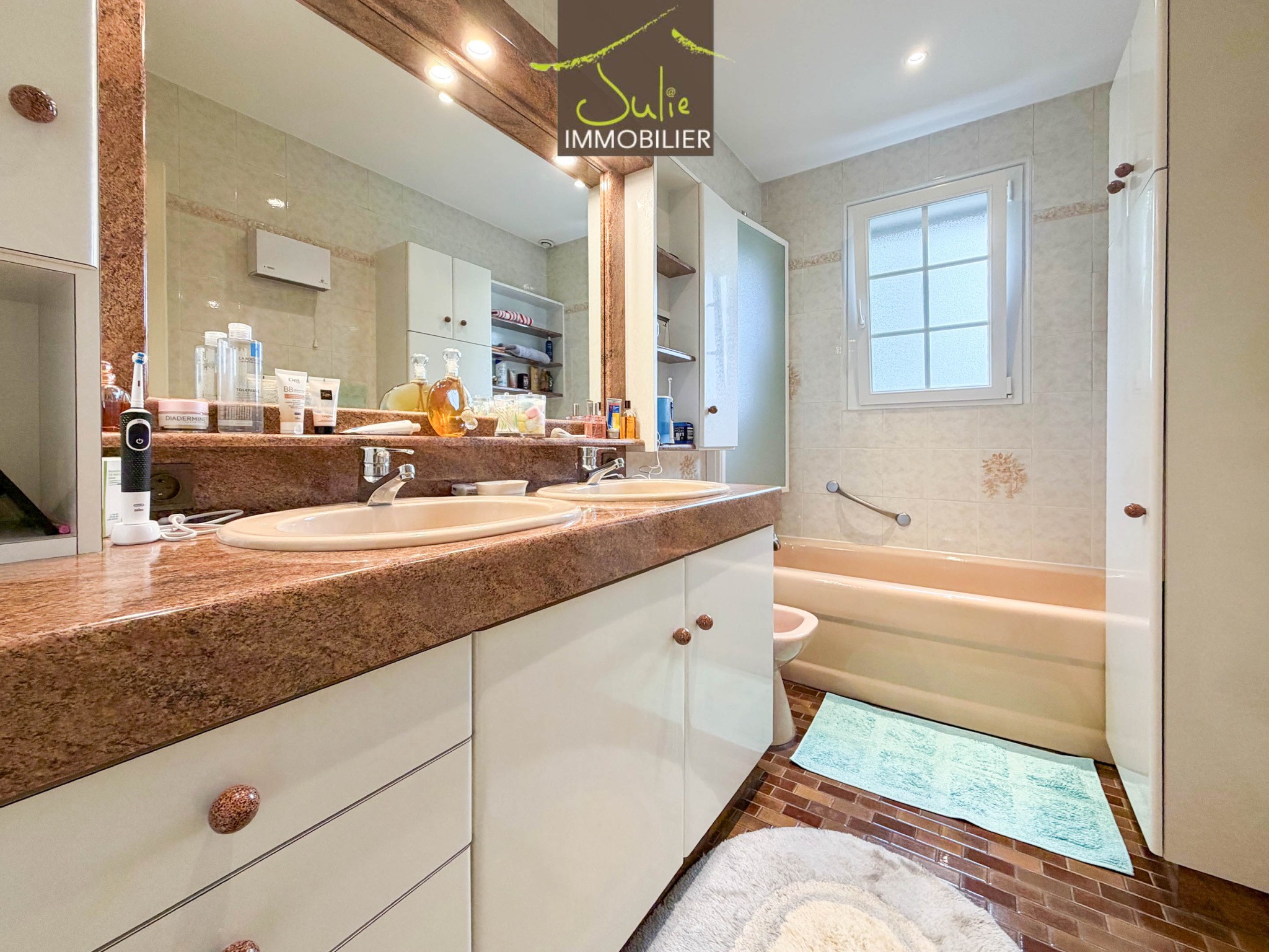 Maison – COURLAY DEUX-SEVRES NOUVELLE-AQUITAINE - Plus