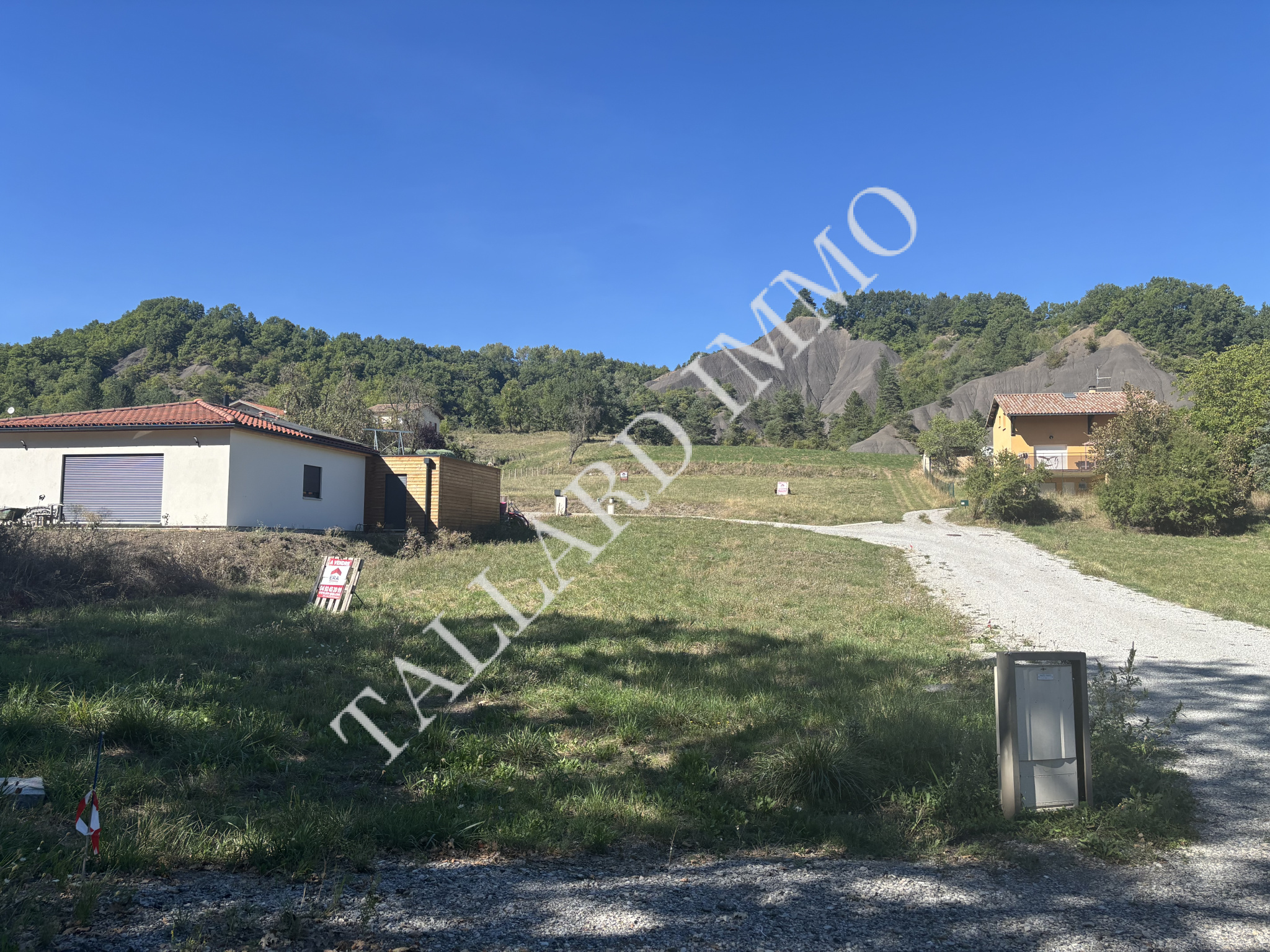 Achat Terrain 717m² TALLARD 05130 - Vue 3
