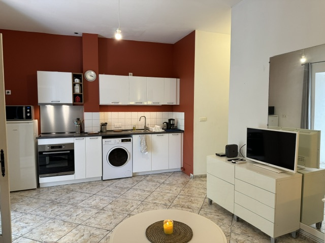 Appartement – HYERES VAR PROVENCE-ALPES-COTE-D-AZUR - Plus