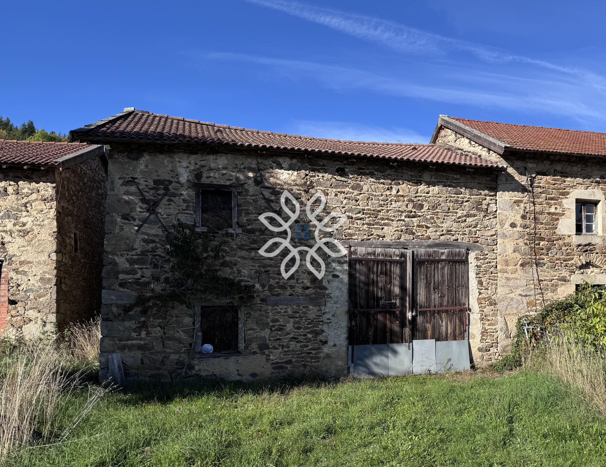 Parking 882 m² · à St Vert · 882 m² · 14 000 €