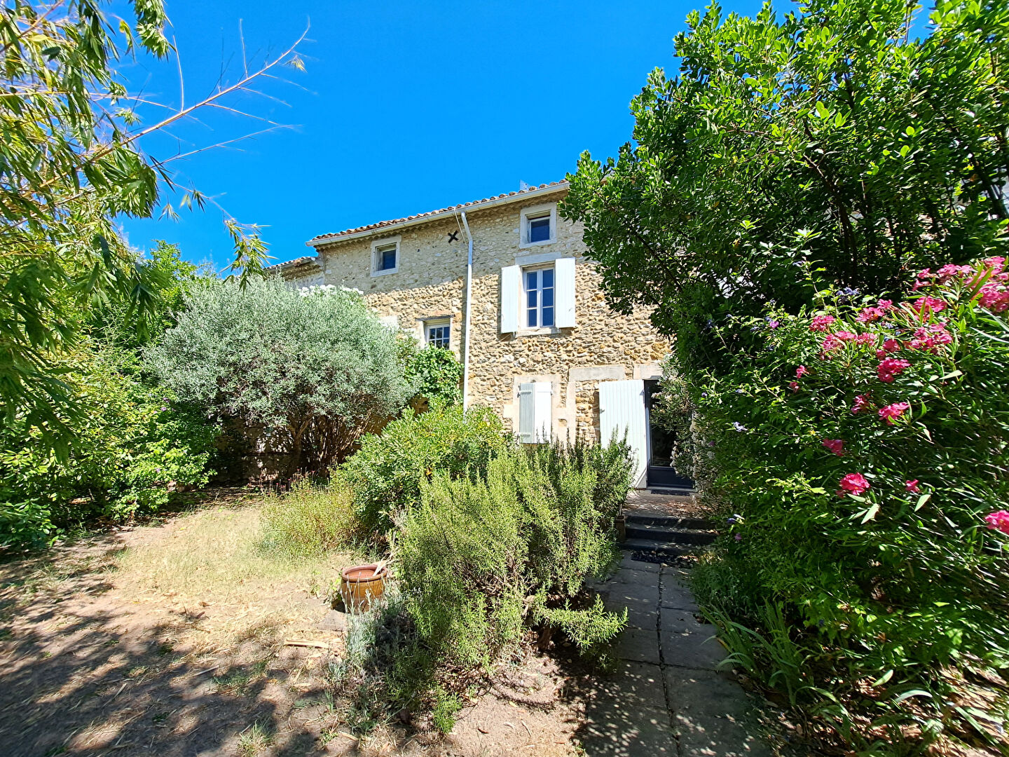 Maison 10 pièces 265 m² · à Saint-Just-d'Ardèche · 265 m² · 375 000 €