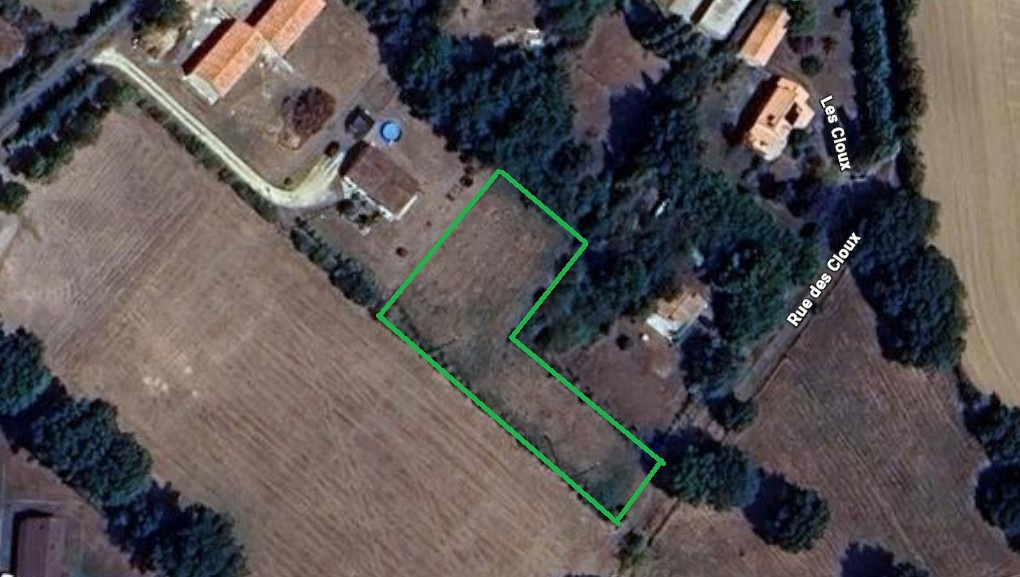 Terrain 2005 m² · à Lavausseau · 2 005 m² · 22 000 €