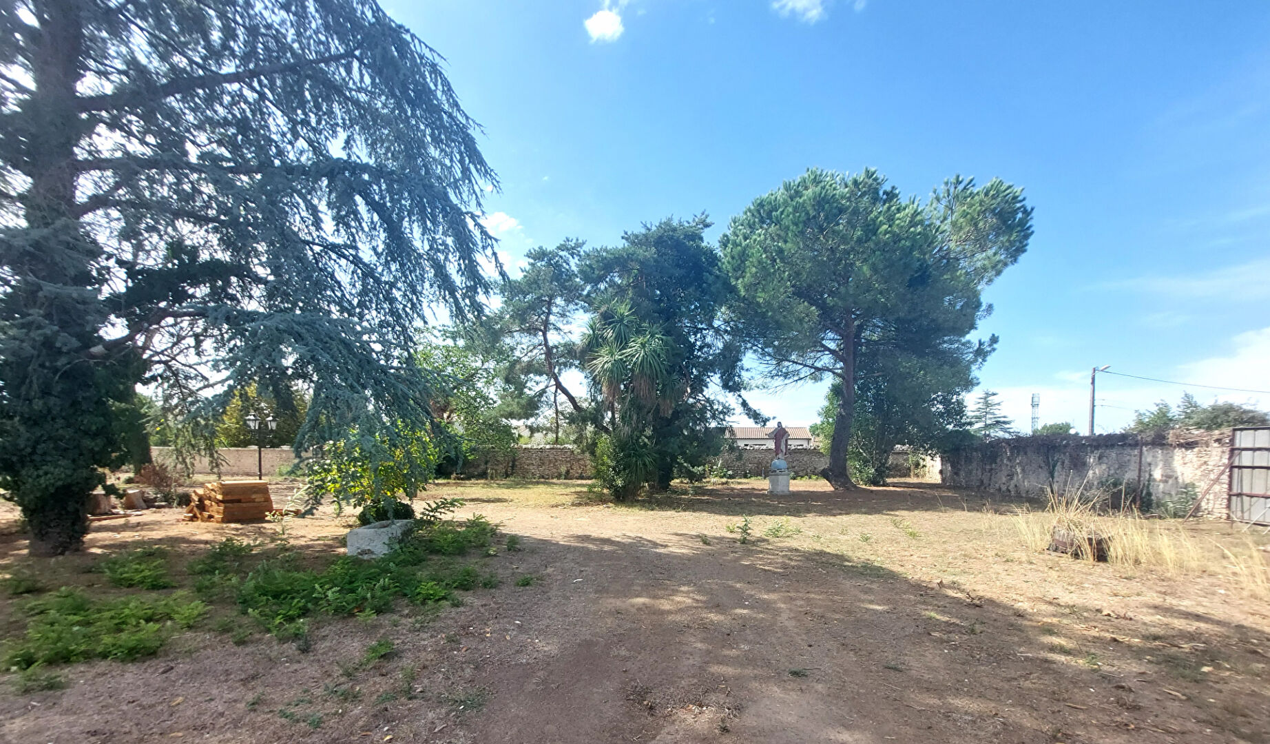 Terrain 601 m² · à Corme Royal · 601 m² · 75 615 €