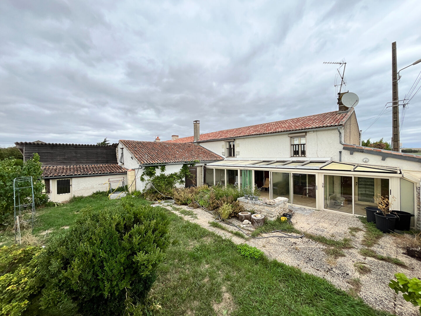Maison 5 pièces 206 m² · à St Jean de Sauves · 206 m² · 115 000 €