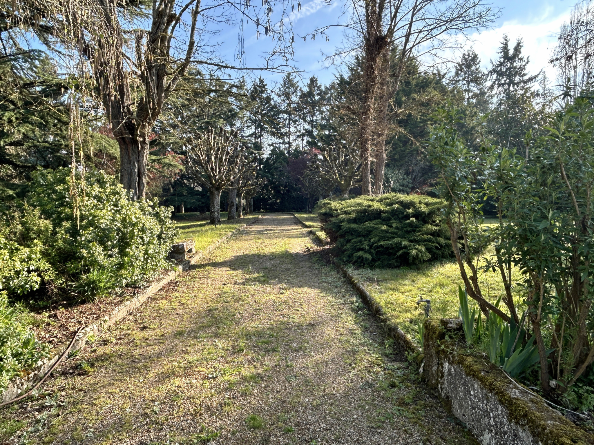 Maison 8 pièces 302 m² · à Tours · 302 m² · 369 000 €