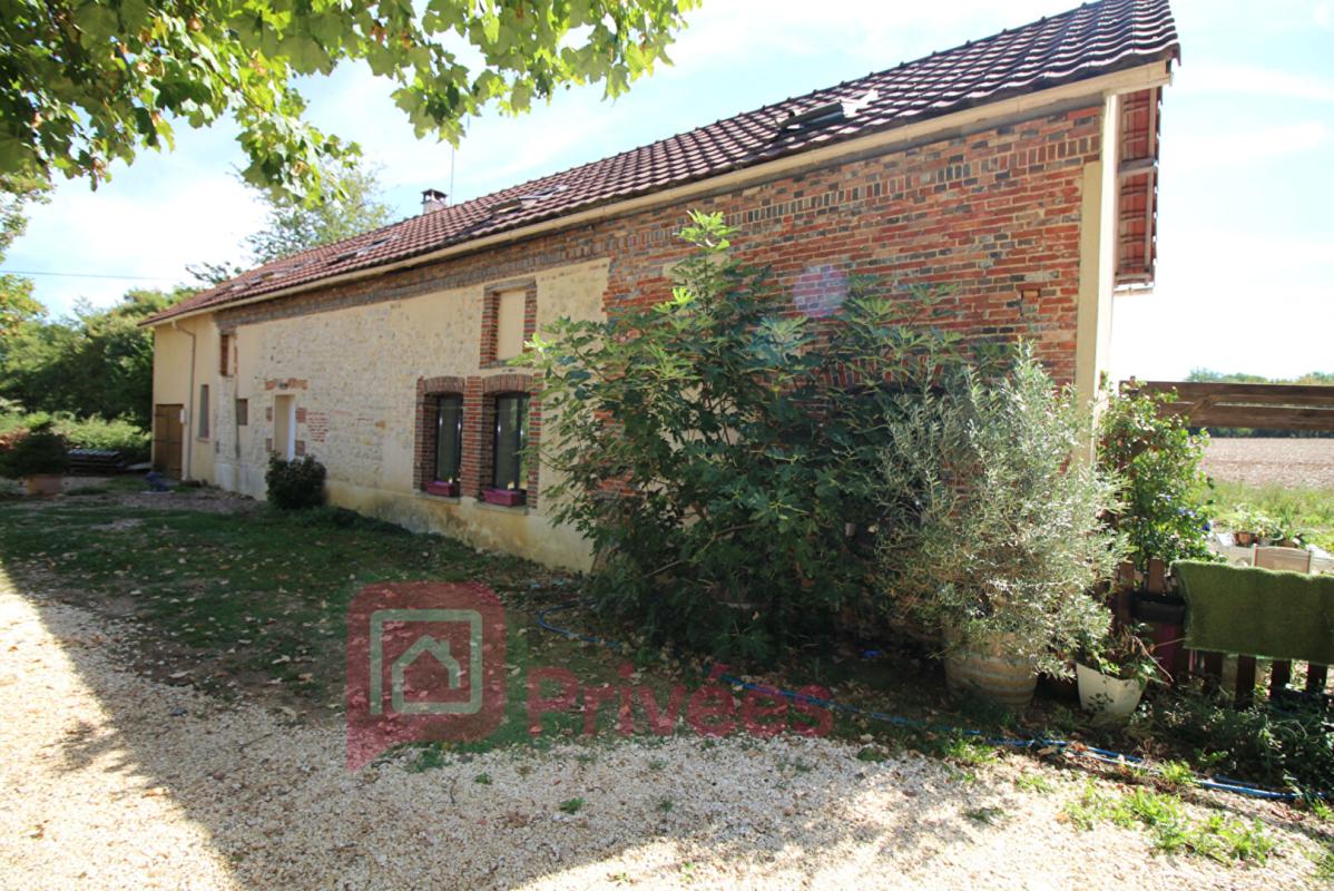 Maison 7 pièces 180 m² · à Dampierre sous Bouhy · 180 m² · 145 000 €