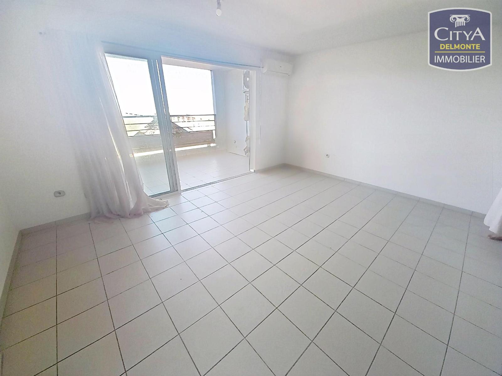 Appartement – ST PIERRE - Vue 4