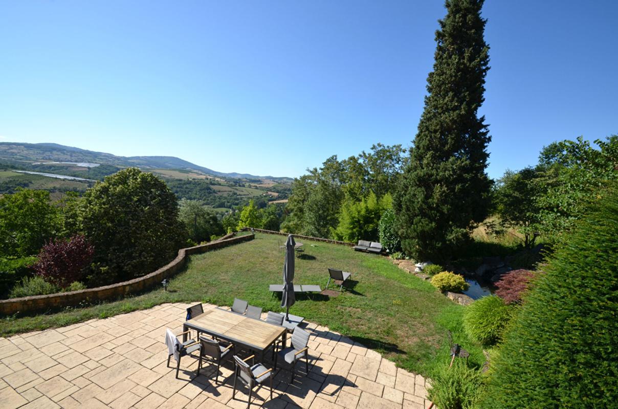 Maison 8 pièces 298 m² · à Lentilly · 298 m² · 439 000 €