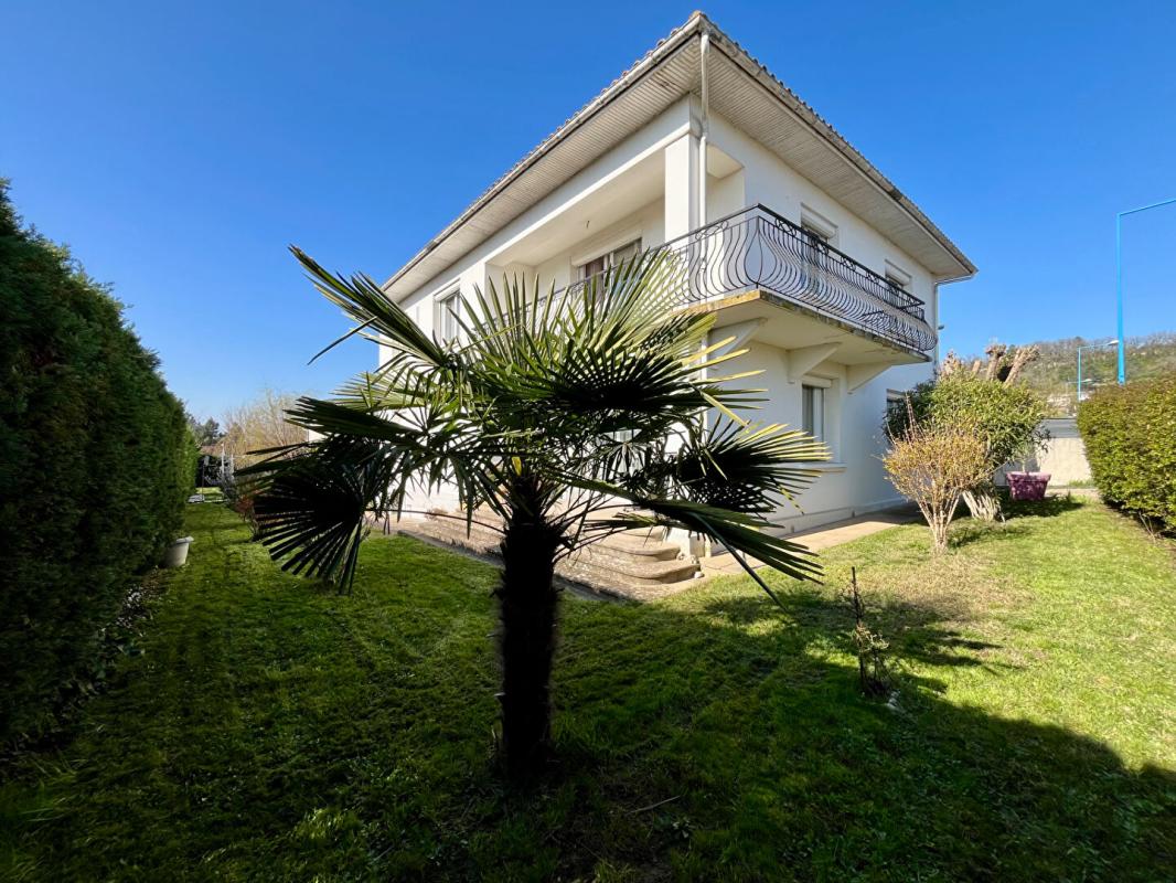 Maison 8 pièces 214 m² · à Boé · 214 m² · 349 900 €