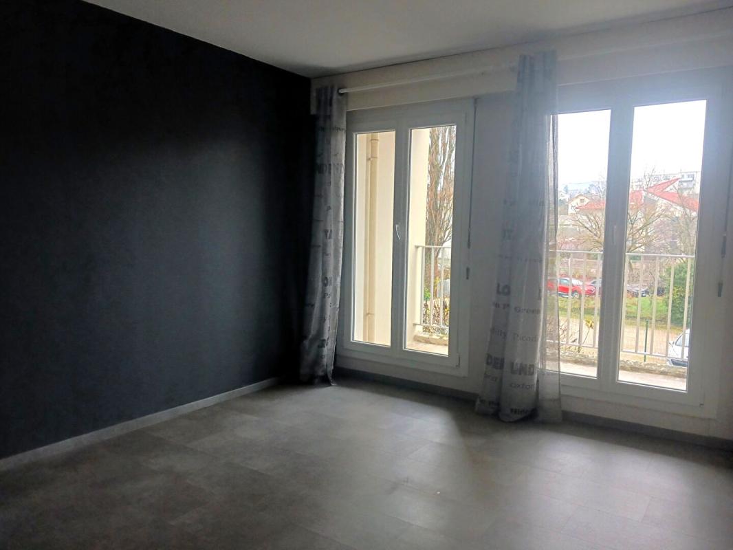 Appartement – LONS LE SAUNIER JURA BOURGOGNE-FRANCHE-COMTÉ - Vue 2