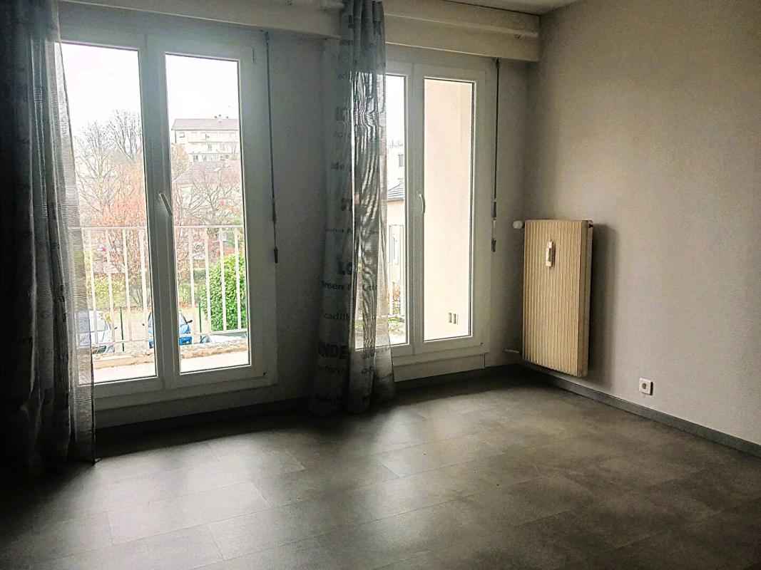 Appartement – LONS LE SAUNIER JURA BOURGOGNE-FRANCHE-COMTÉ - Vue 3