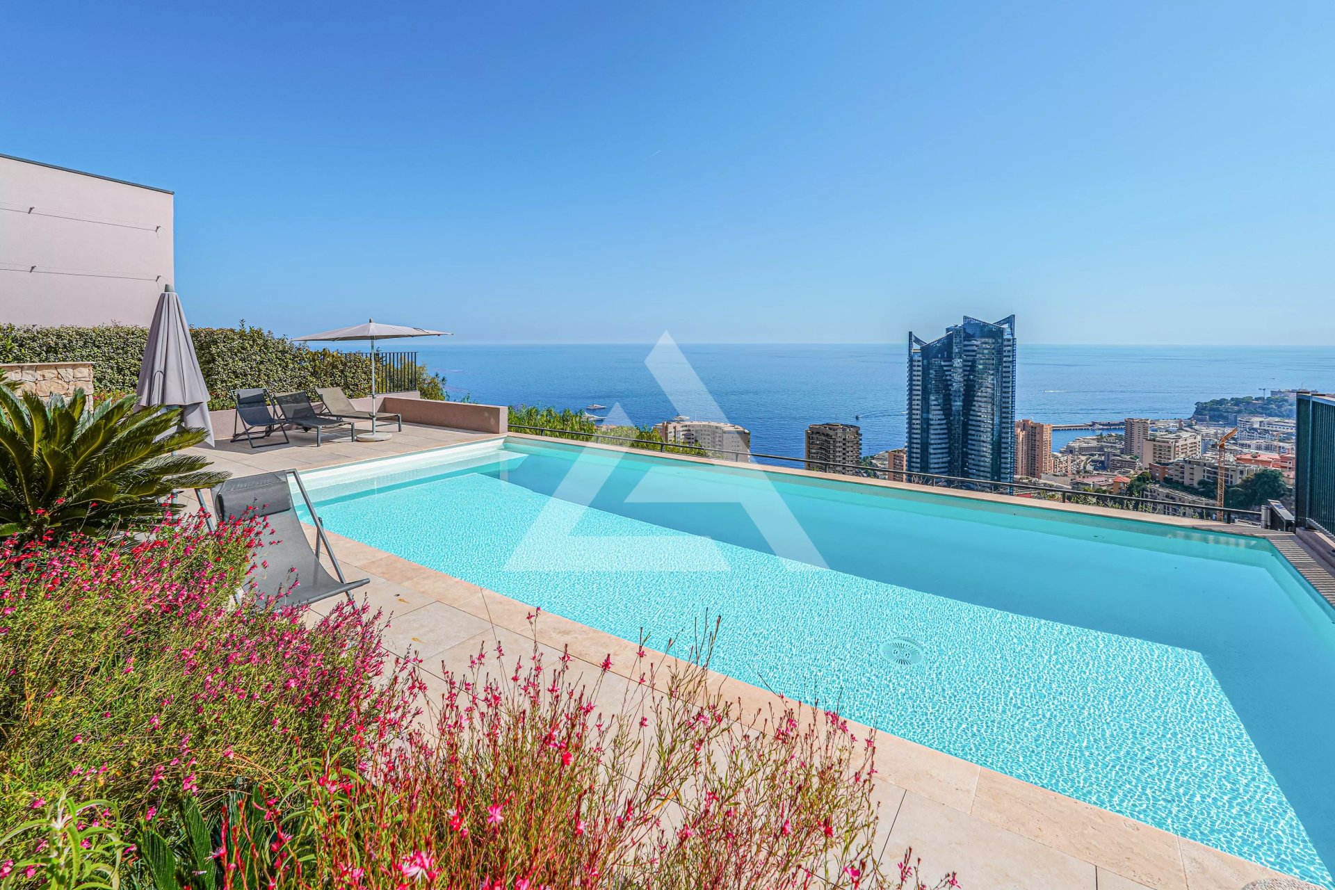 Appartement 4 pièces 96 m² · à Beausoleil · 96 m² · 1 750 000 €