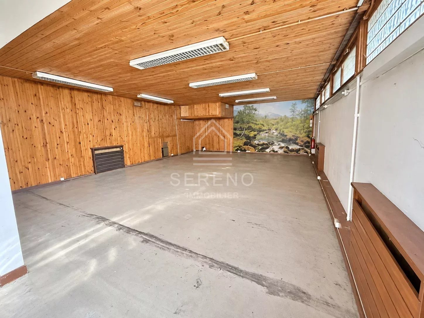 Local commercial 126 m² · à Montreuil · 126 m² · 249 000 €