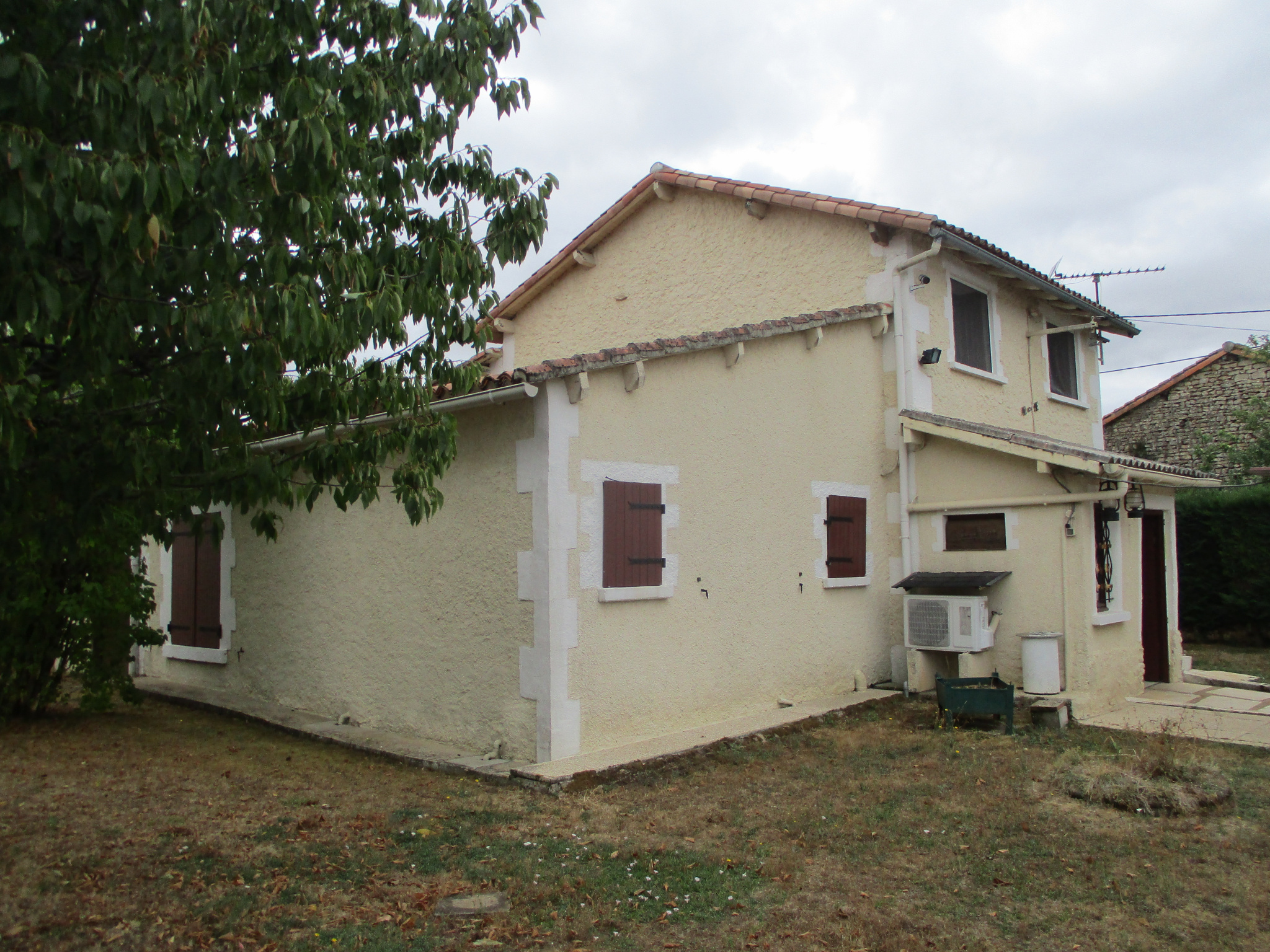 Maison 8 pièces 103 m² · à Blanzay · 103 m² · 96 500 €
