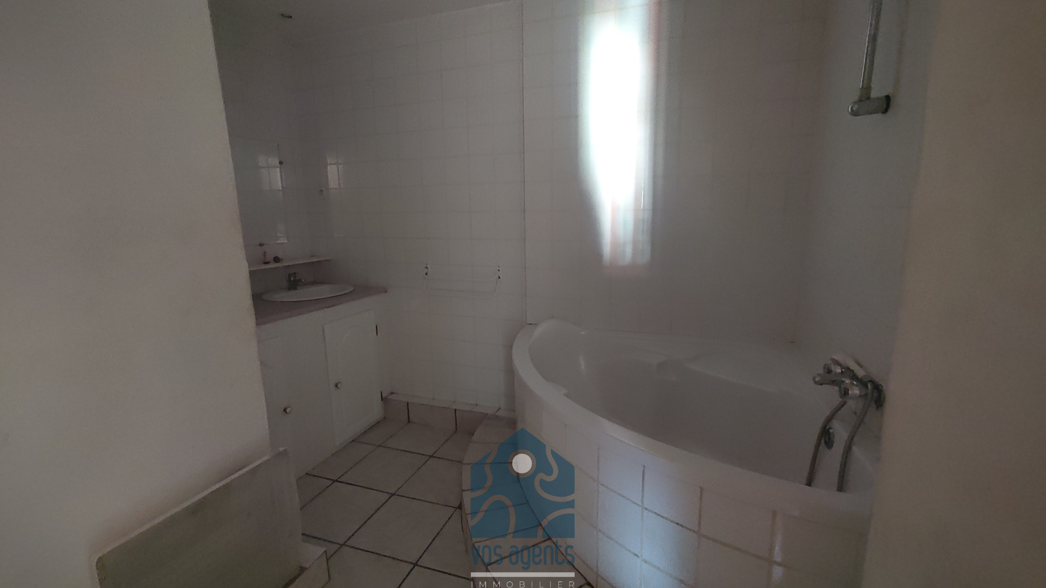 Maison – LAMONTGIE PUY-DE-DOME AUVERGNE-RHÔNE-ALPES - Plus
