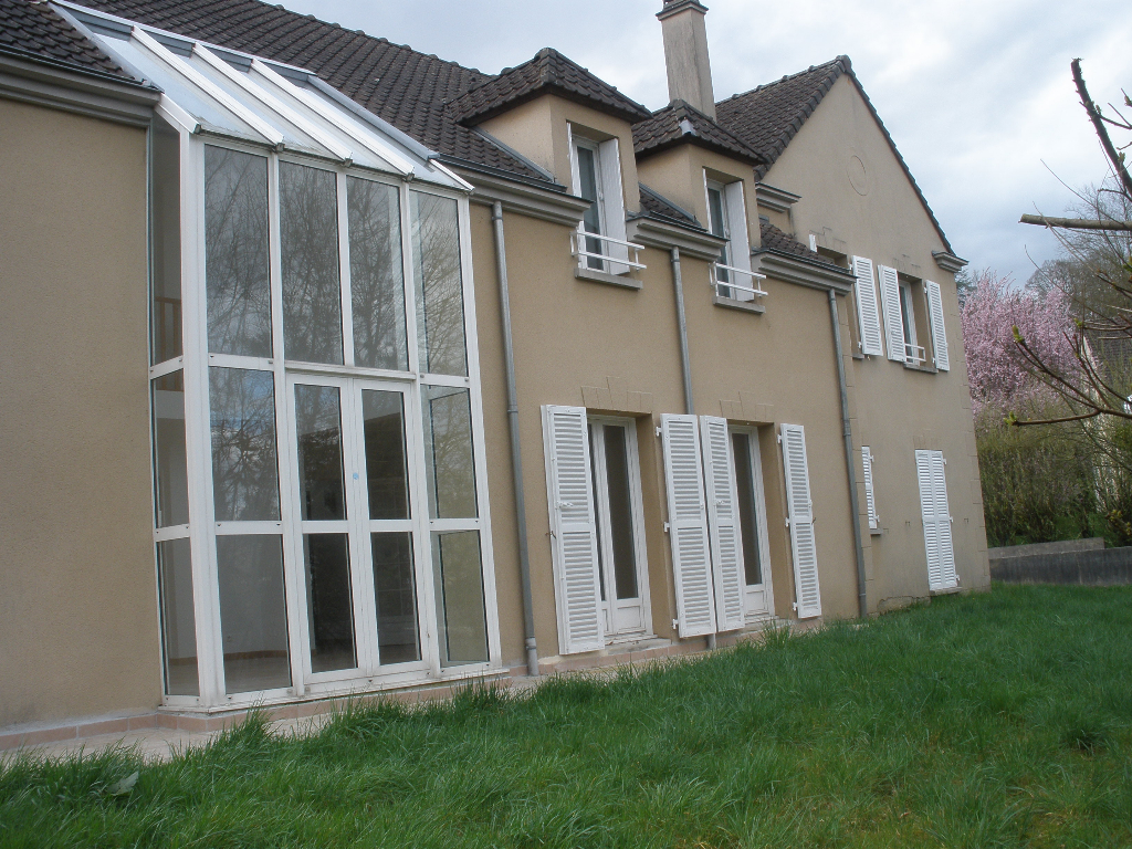 Maison 7 pièces 195 m² · à Parmain · 195 m² · 2 158 €/mois
