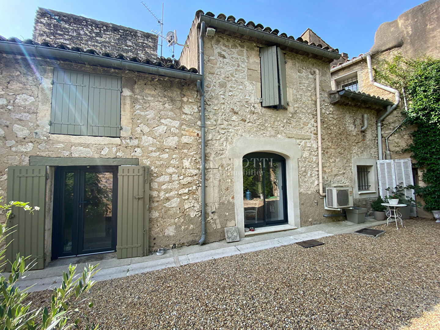 Maison 6 pièces 175 m² · à Molleges · 175 m² · 365 000 €