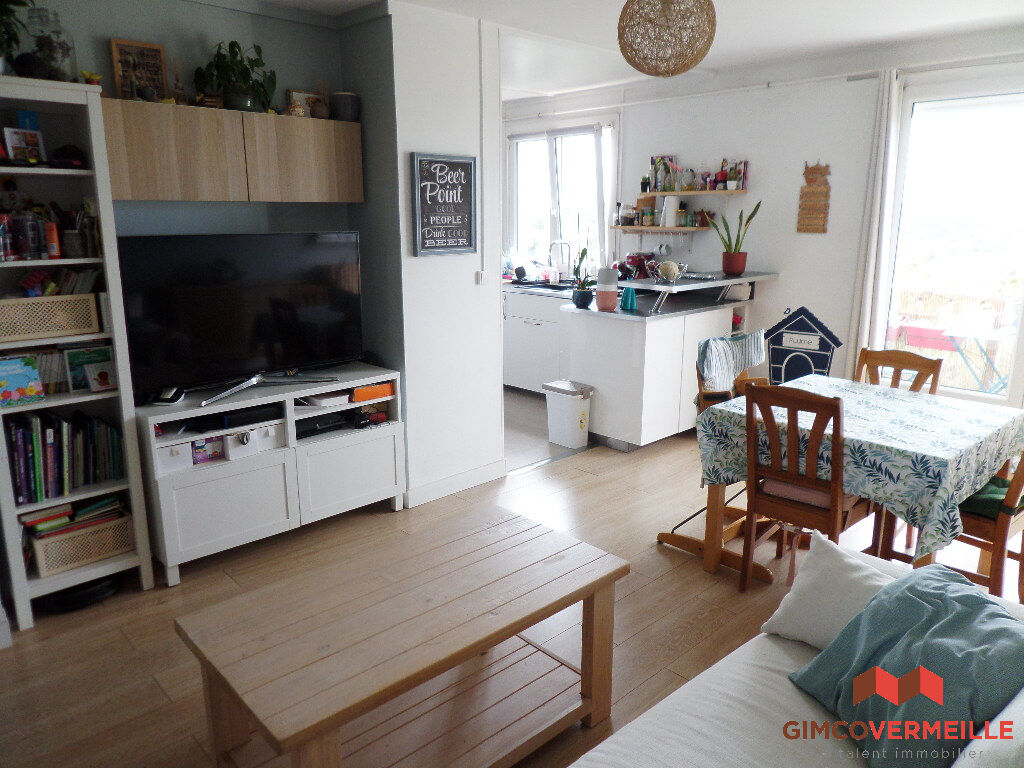 Appartement 4 pièces 64 m² · à La Celle St Cloud · 64 m² · 285 000 €
