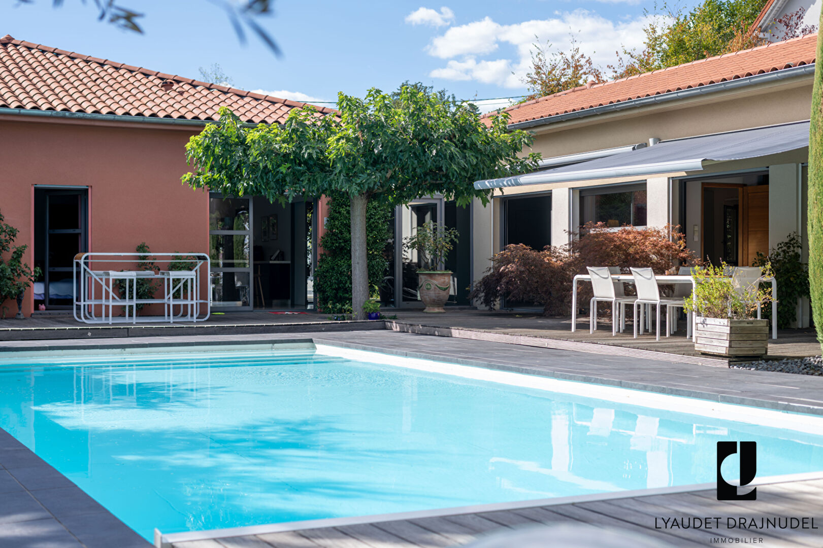 Maison 6 pièces 207 m² · à Riorges · 207 m² · 669 000 €