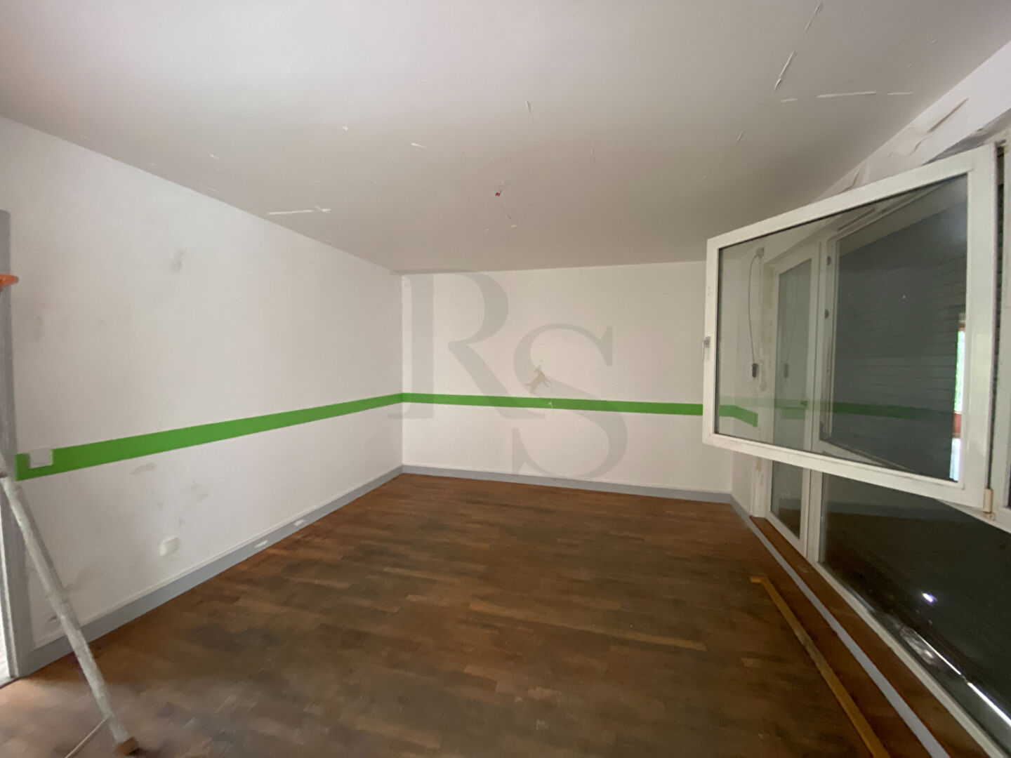 Achat Immeuble 300m² - Plus