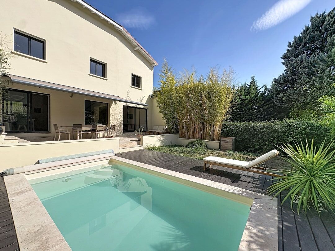 Maison 8 pièces 205 m² · à Caluire Et Cuire · 205 m² · 930 000 €