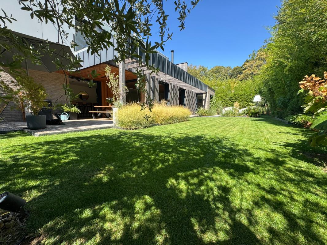 Maison 5 pièces 193 m² · à Croix · 193 m² · 1 080 000 €