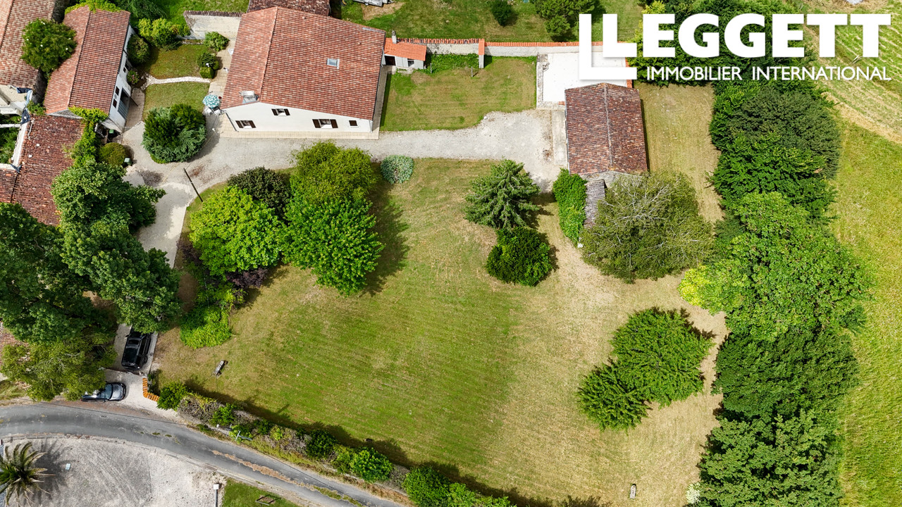Maison 6 pièces 183 m² · à Migron · 183 m² · 249 500 €