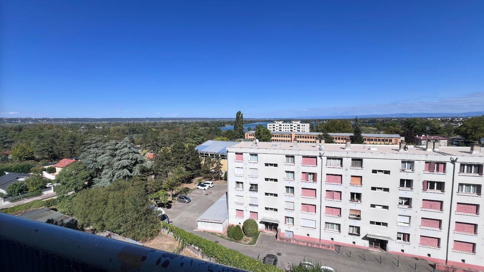 Appartement 3 pièces 56 m² · à Decines Charpieu · 56 m² · 105 000 €