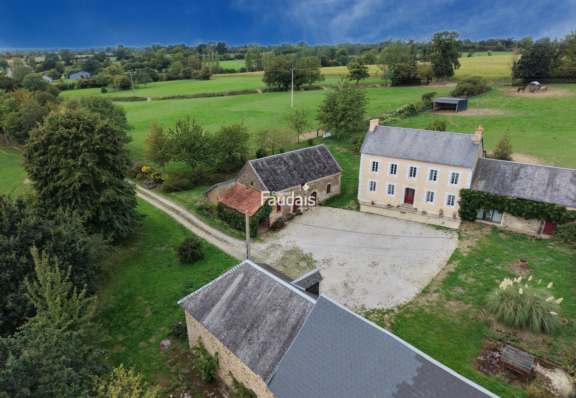 Maison 6 pièces 185 m² · à St Andre de L Epine · 185 m² · 381 000 €
