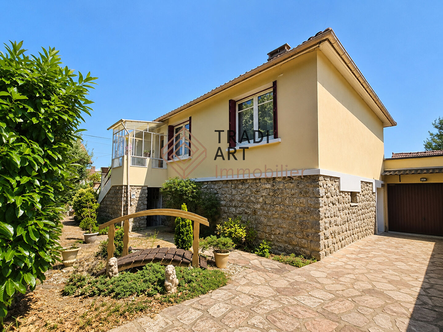 Maison 5 pièces 119 m² · à Ste Genevieve des Bois · 119 m² · 325 000 €