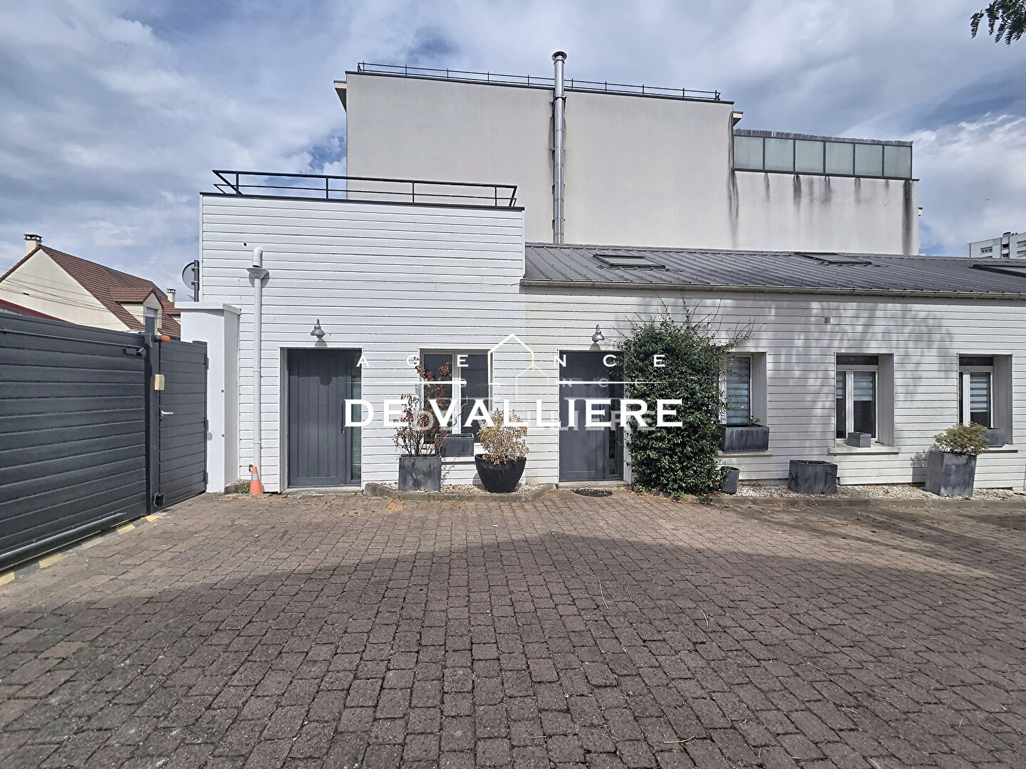 Maison 7 pièces 210 m² · à Nanterre · 210 m² · 3 890 €/mois