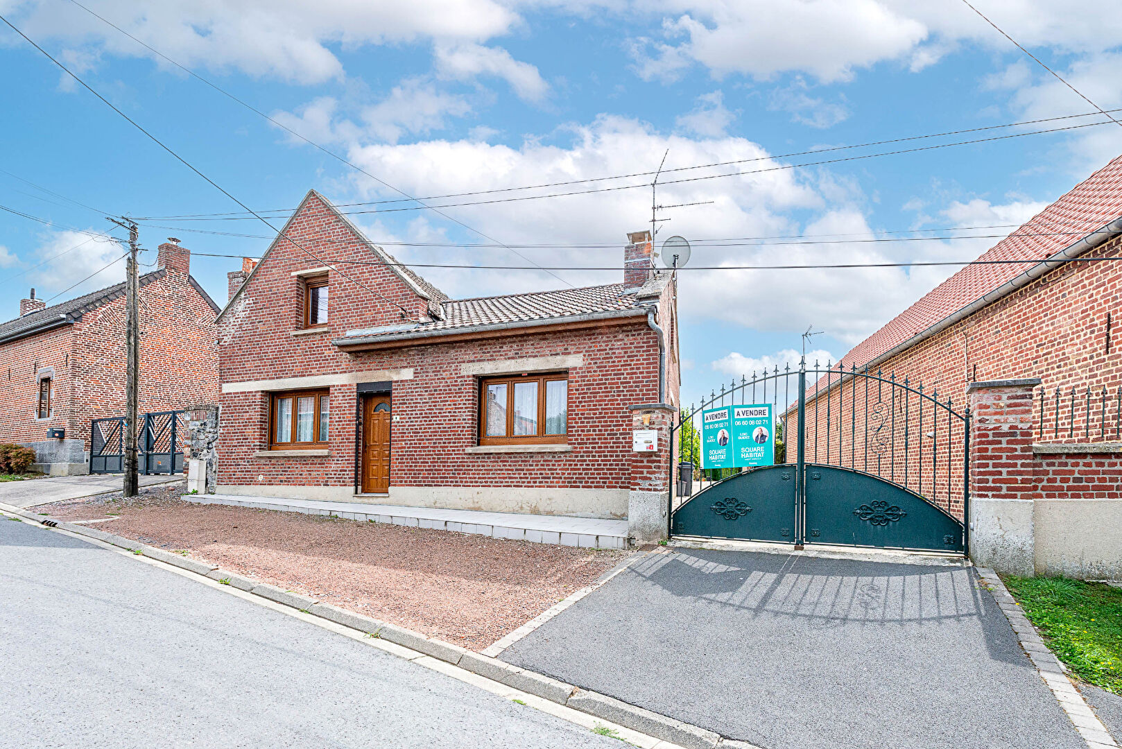 Maison 10 pièces 194 m² · à Sebourg · 194 m² · 444 900 €