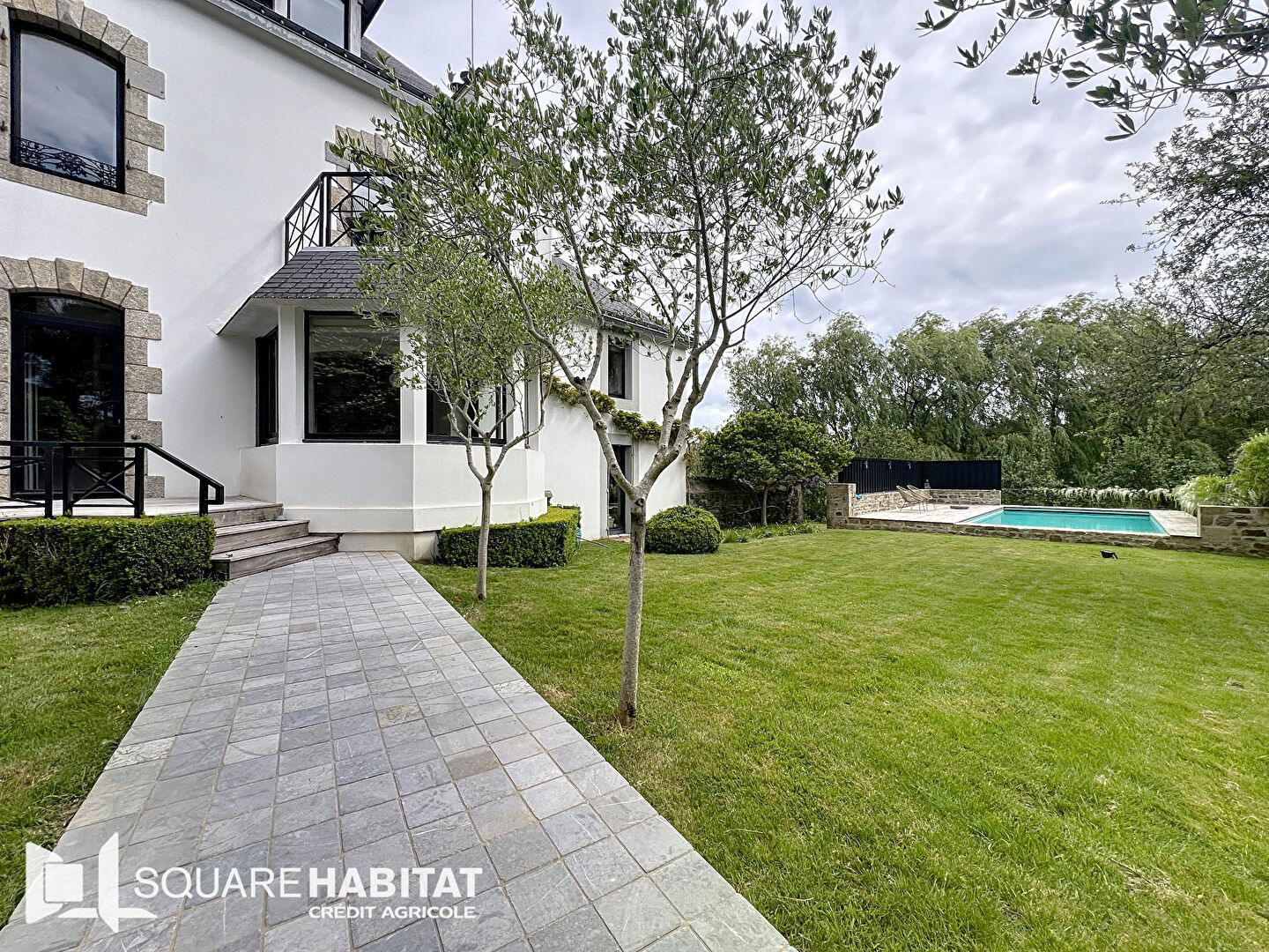 Maison 10 pièces 208 m² · à Quéven · 208 m² · 884 000 €