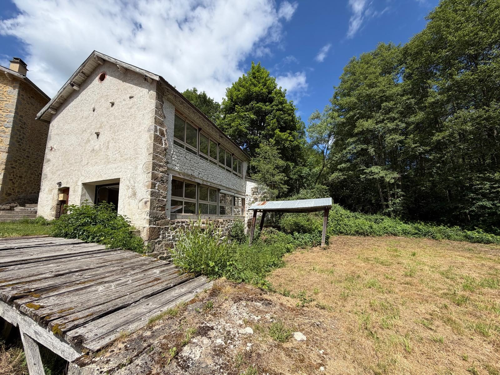 Maison 10 pièces 109 m² · à Celles sur Durolle · 109 m² · 130 000 €