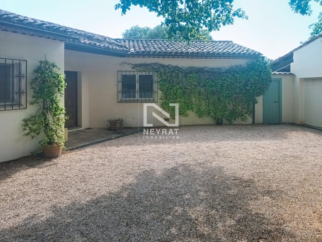 Maison 5 pièces 140 m² · à Tourrettes · 140 m² · 620 000 €