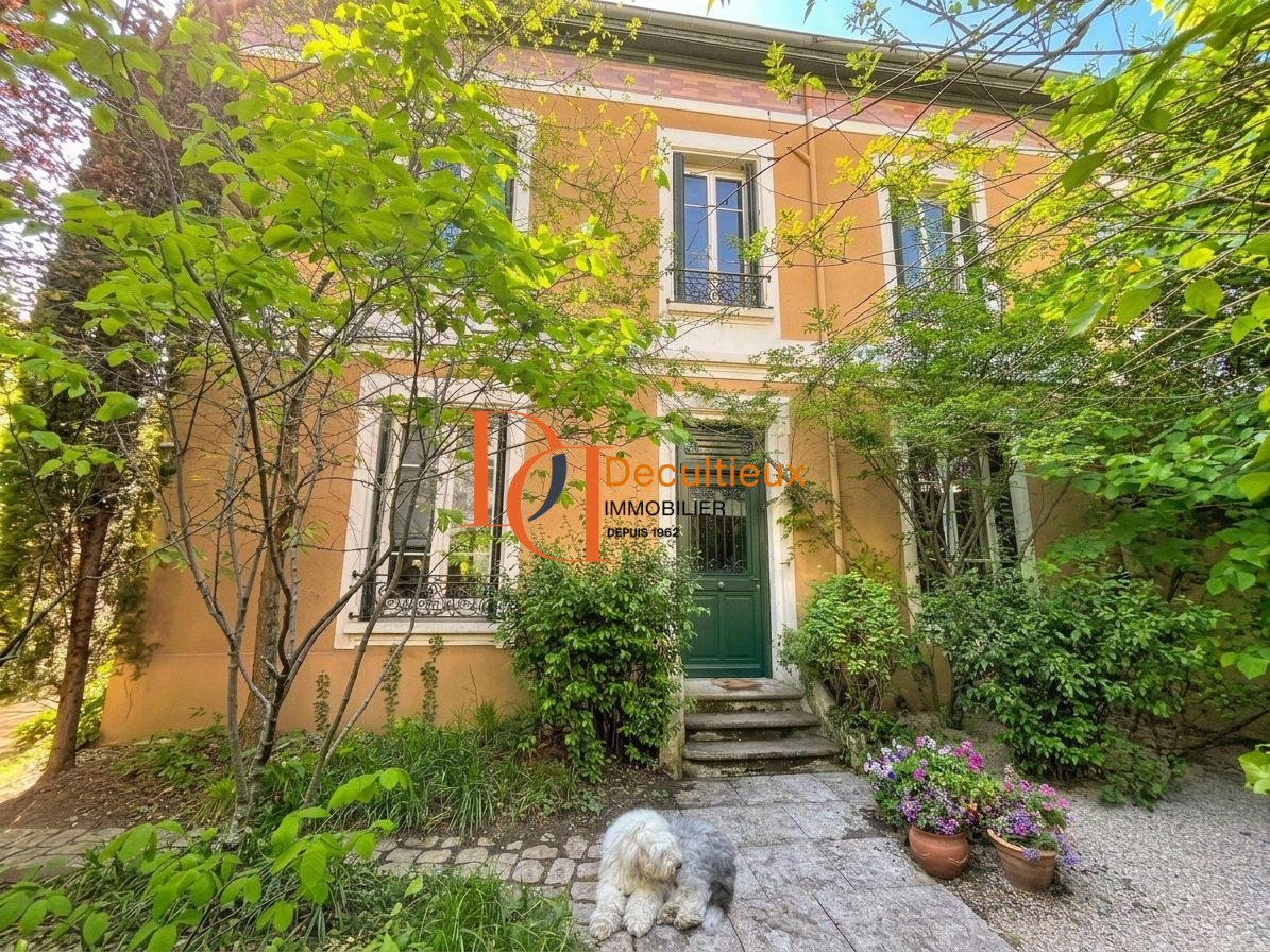 Maison 8 pièces 183 m² · à Villeurbanne · 183 m² · 797 000 €