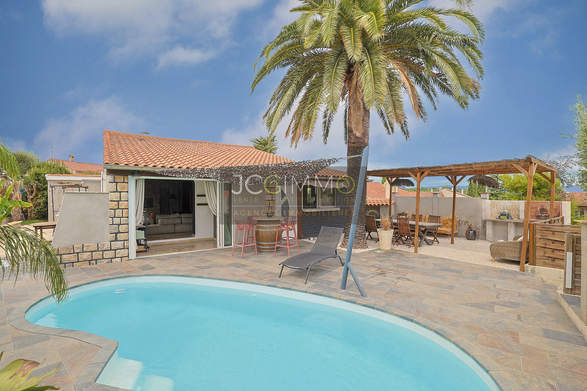 Maison 5 pièces 110 m² · à La Crau · 110 m² · 575 000 €
