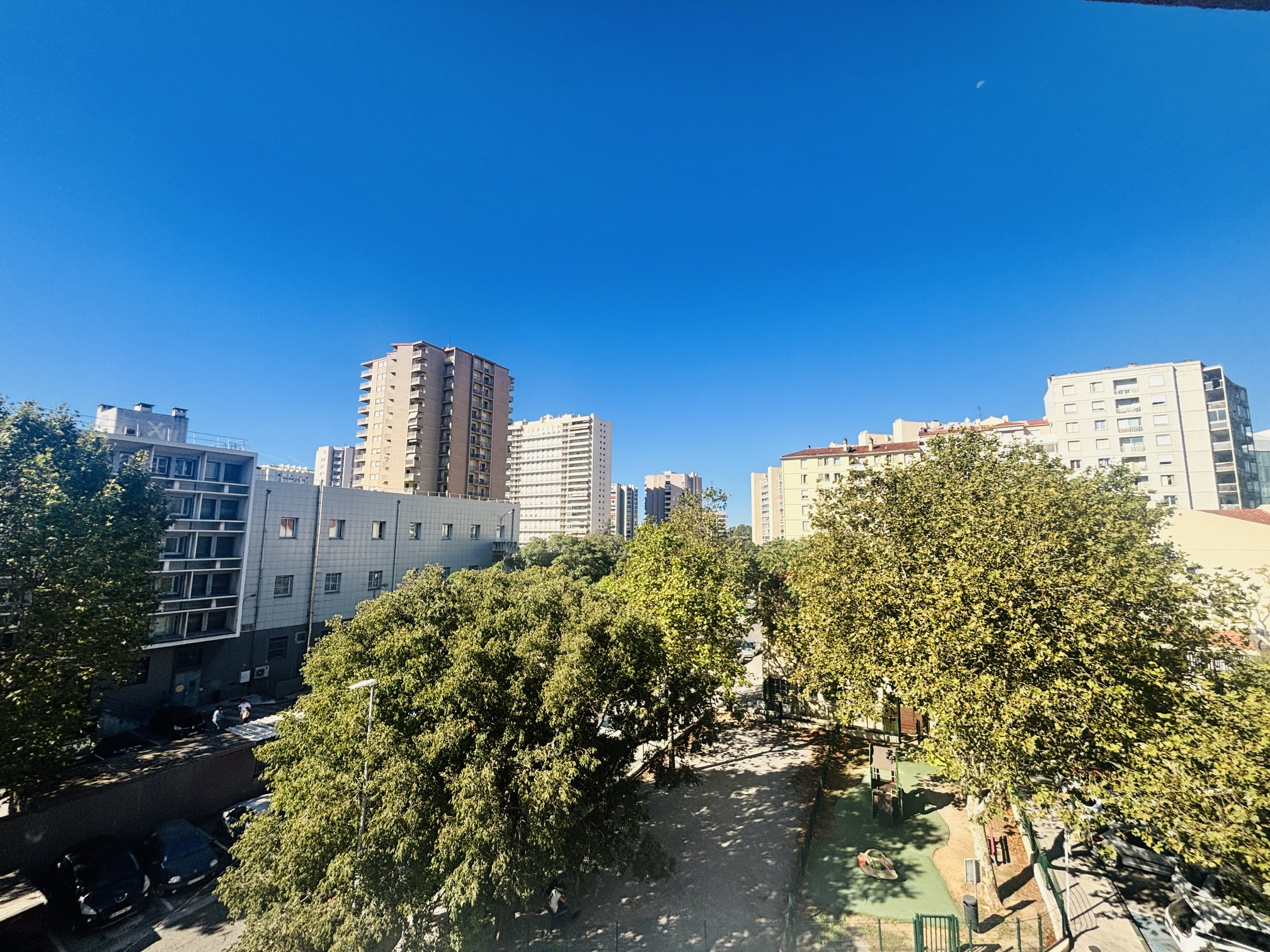 Appartement 4 pièces 98 m² · à Toulon · 98 m² · 140 000 €