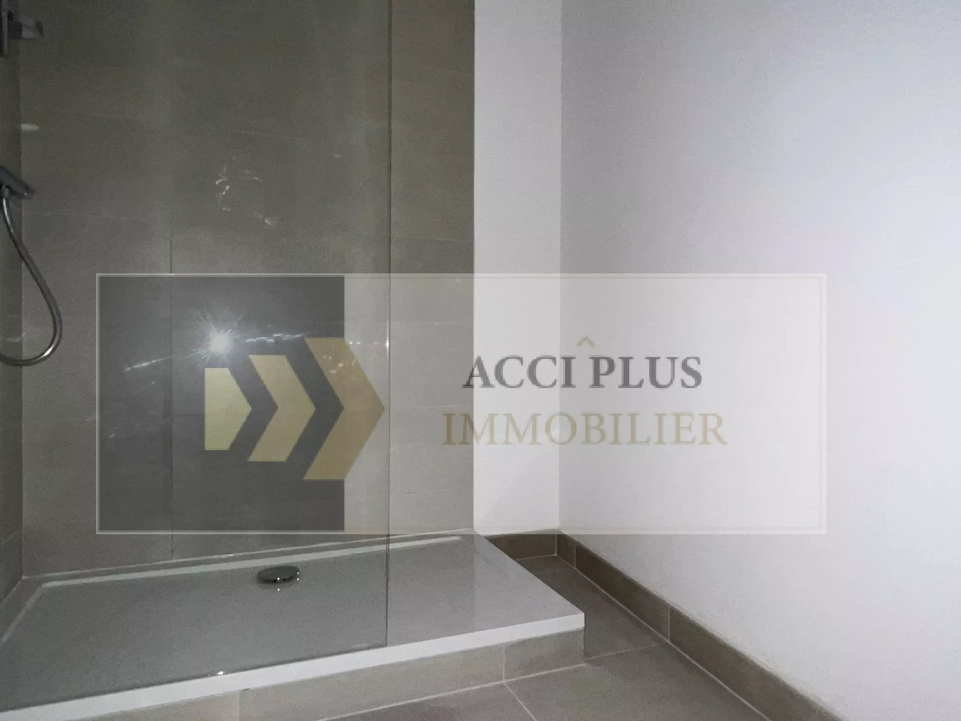 Appartement – NIMES GARD OCCITANIE - Vue 4