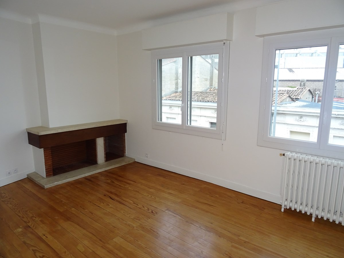 Maison – BORDEAUX GIRONDE NOUVELLE-AQUITAINE - Plus