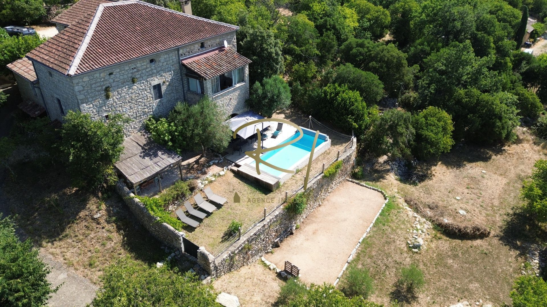 Maison 8 pièces 274 m² · à St Andre de Cruzieres · 274 m² · 490 000 €