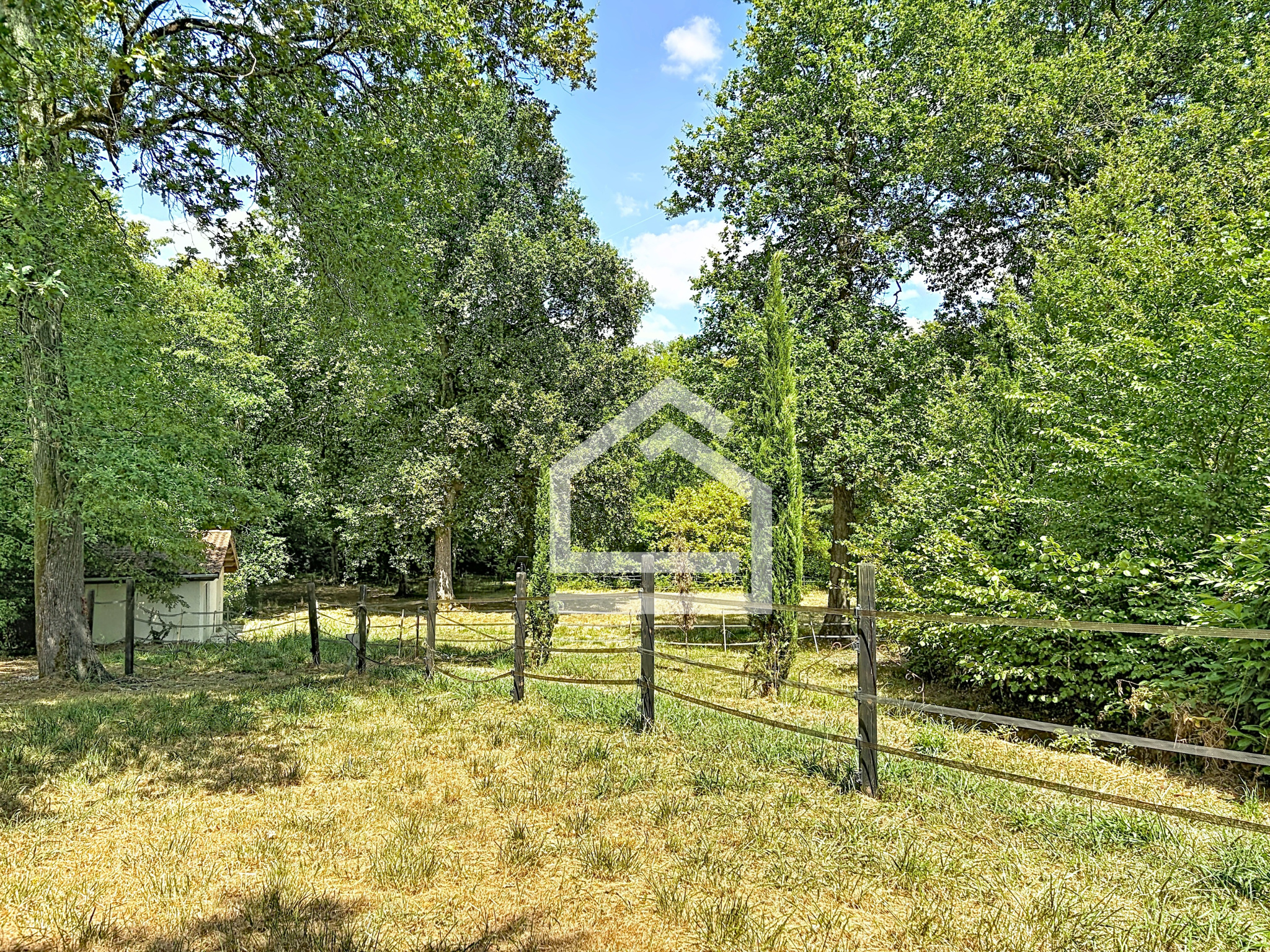 Maison 8 pièces 280 m² · à Yvrac · 280 m² · 777 000 €