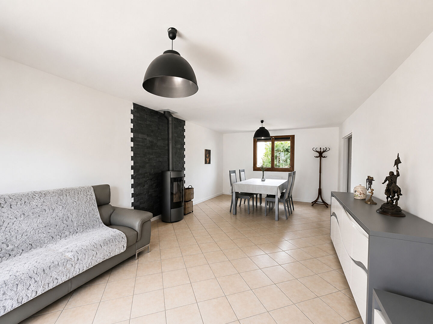 Maison 6 pièces 120 m² · à Ste Genevieve des Bois · 120 m² · 430 000 €