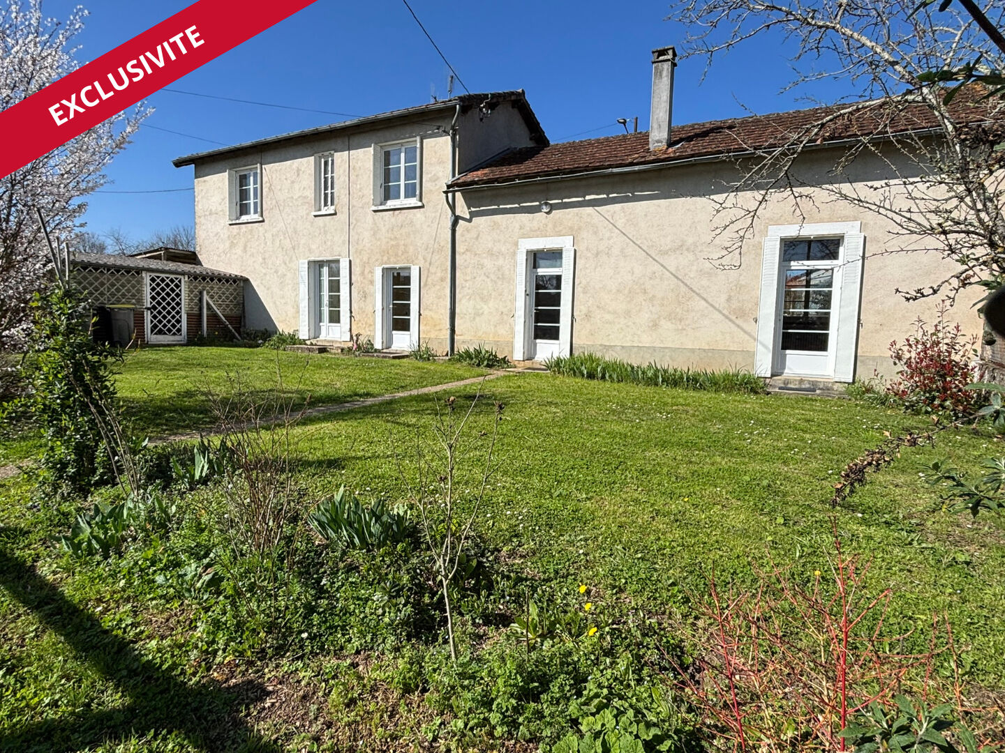 Maison 4 pièces 99 m² · à Civray · 99 m² · 97 000 €