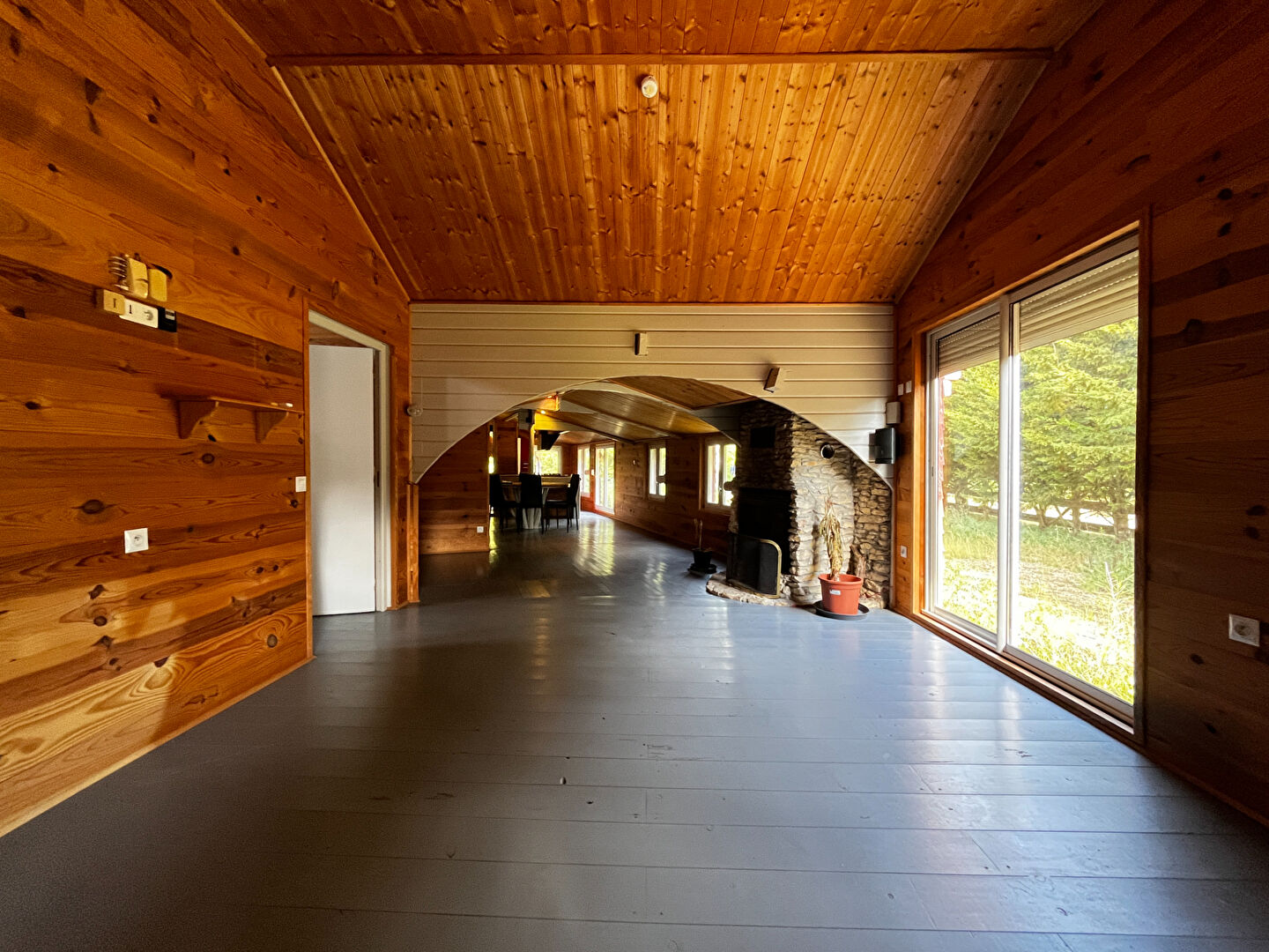 Maison 10 pièces 252 m² · à Mirebeau · 252 m² · 220 000 €