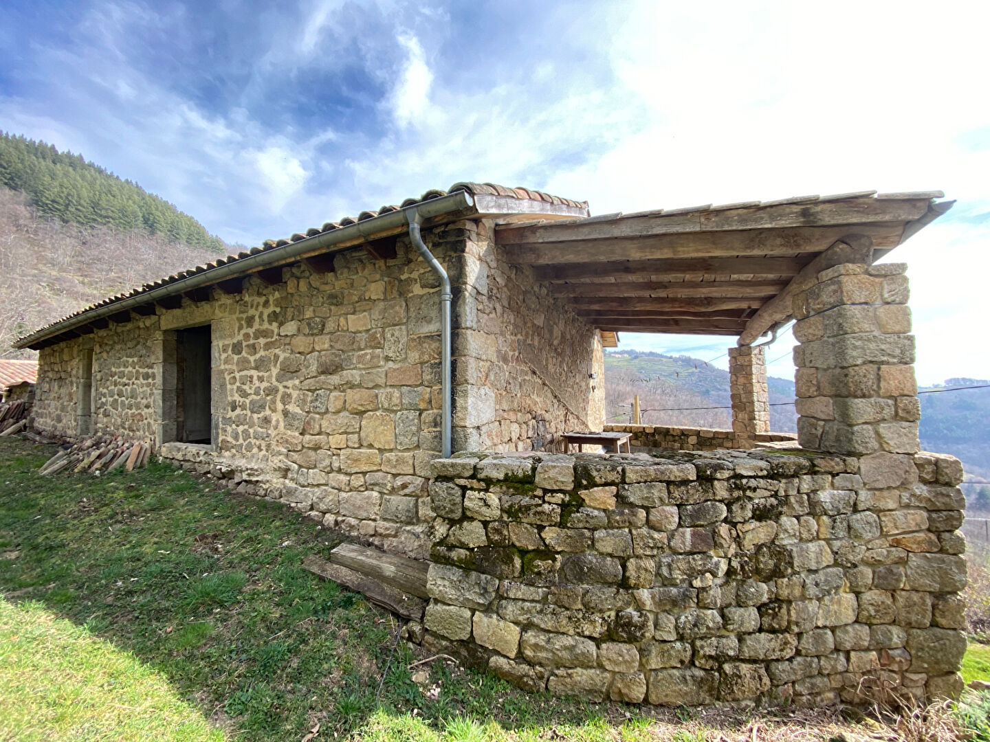 Maison 4 pièces 75 m² · à Gluiras · 75 m² · 125 000 €
