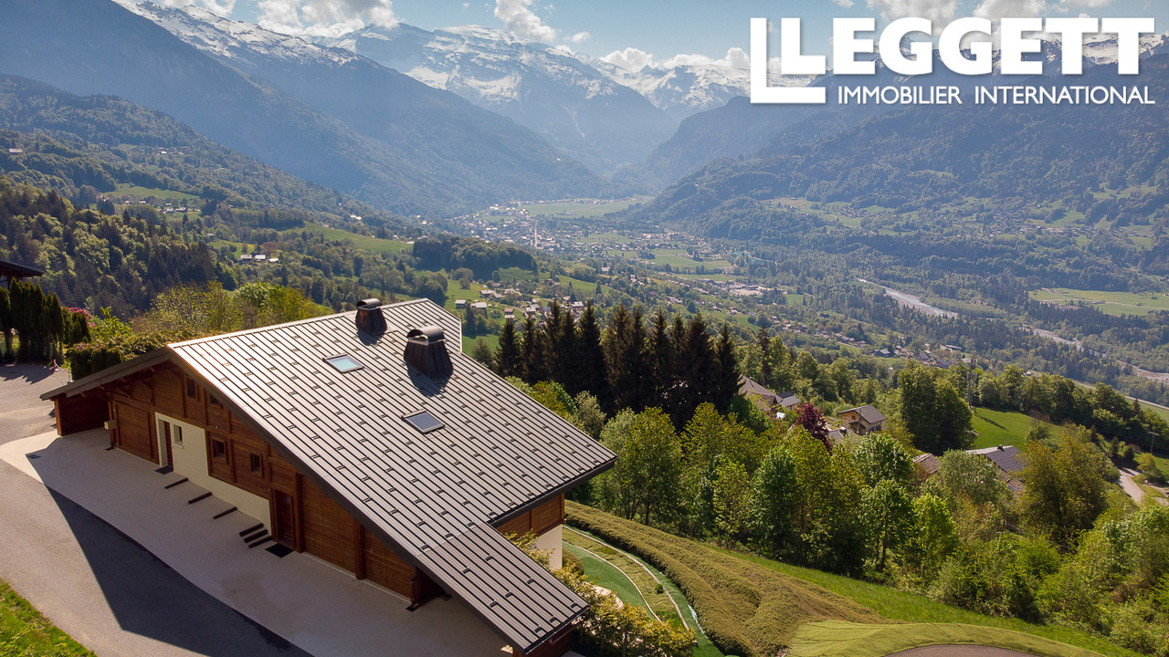Maison 10 pièces 260 m² · à Verchaix · 260 m² · 1 750 000 €
